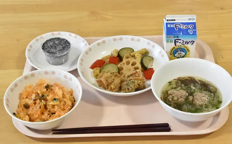 小中学校の給食費無償